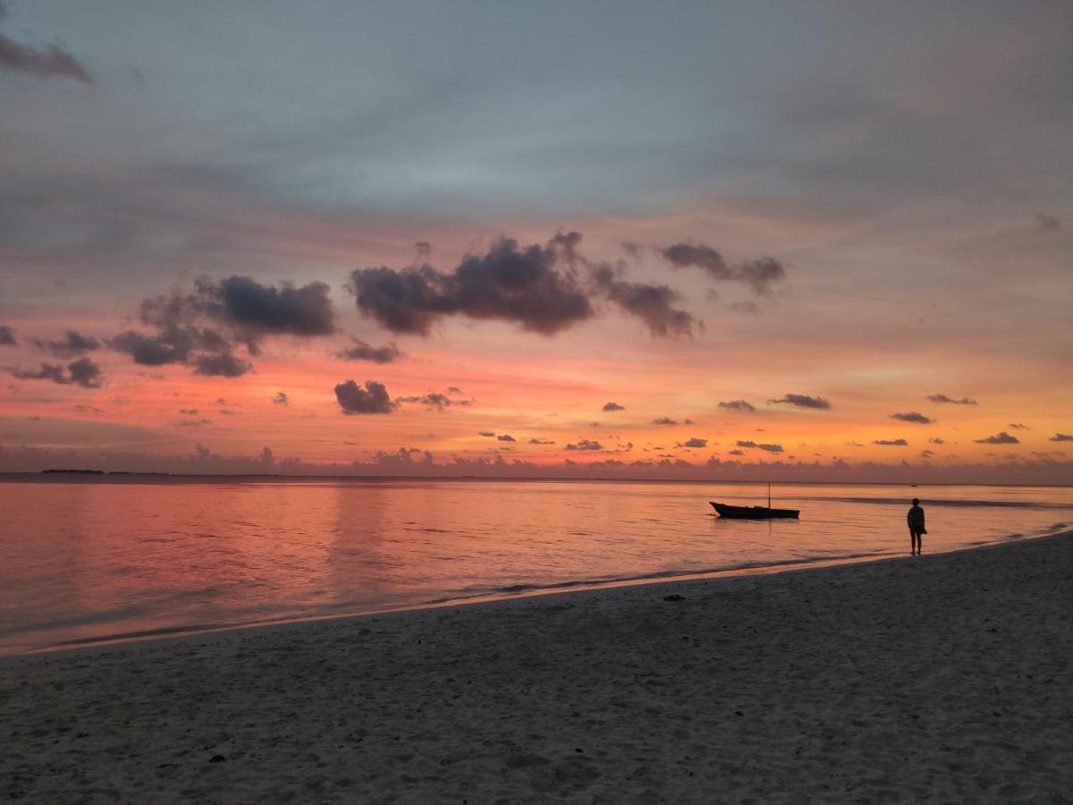 Ukulhas Villa Beach Hotel Экстерьер фото