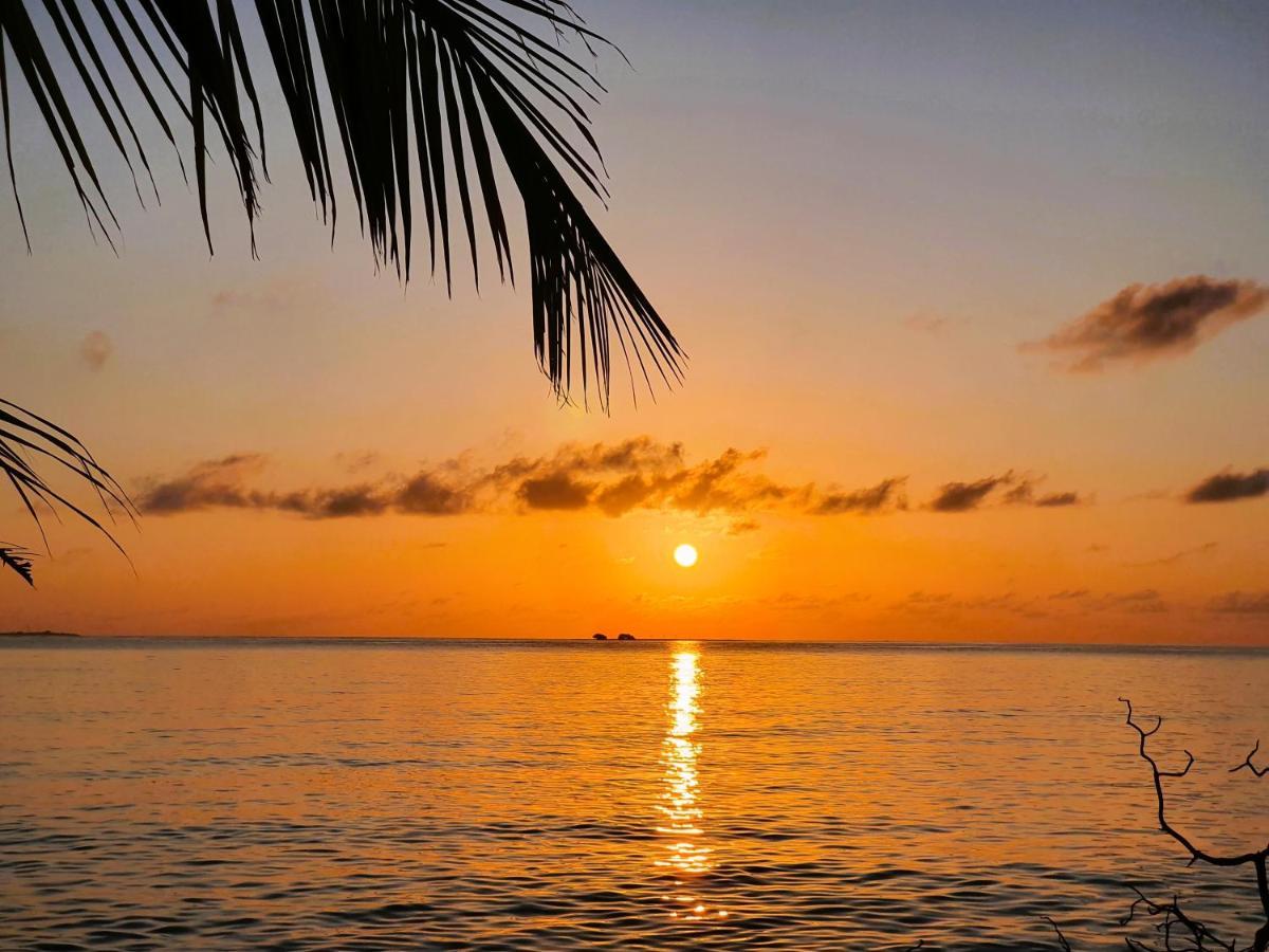 Ukulhas Villa Beach Hotel Экстерьер фото