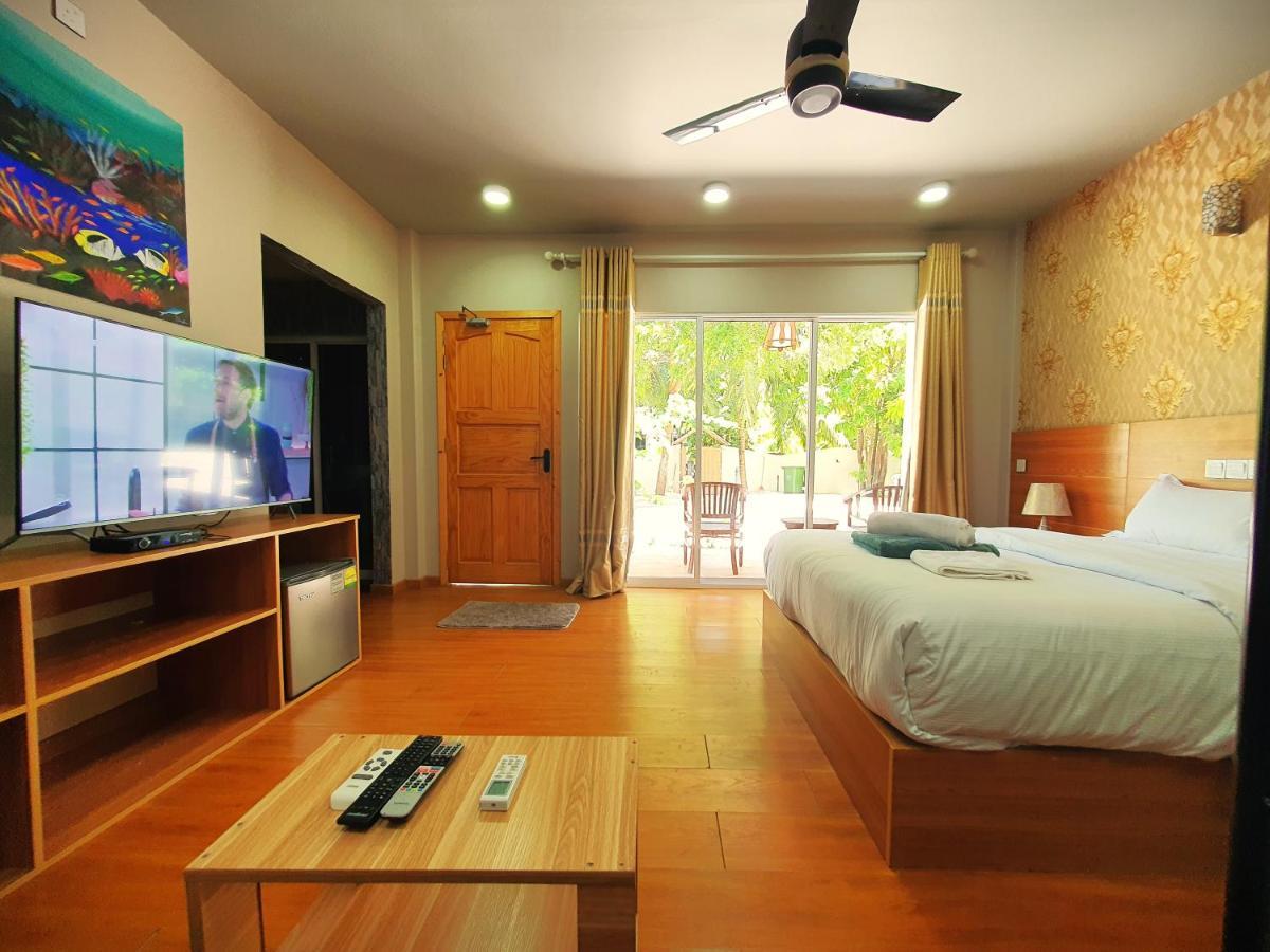 Ukulhas Villa Beach Hotel Экстерьер фото