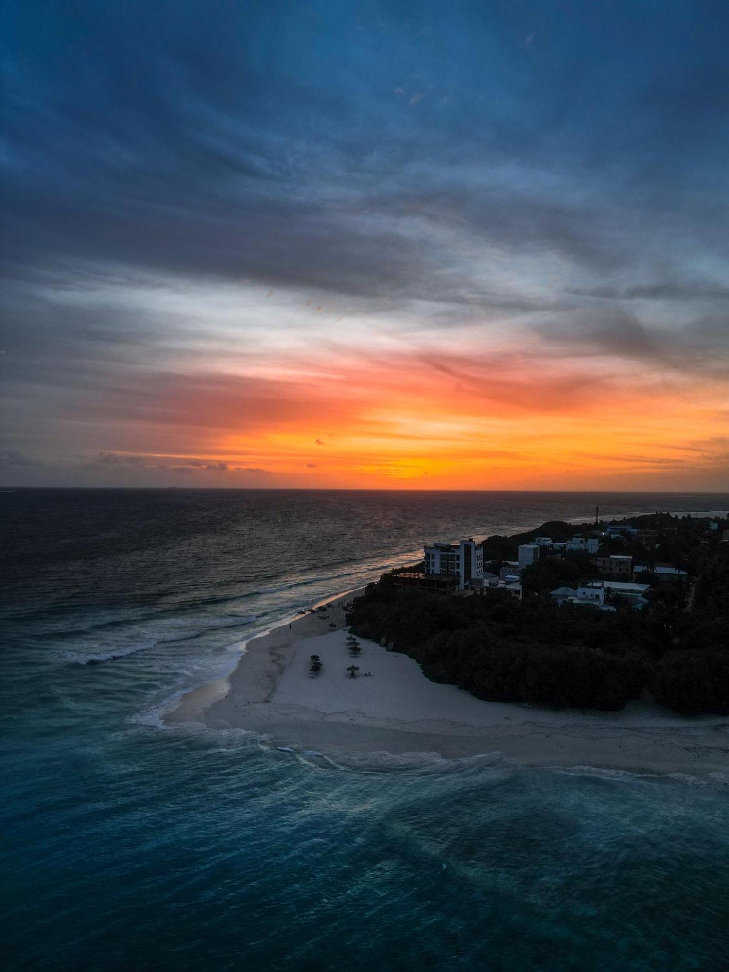 Ukulhas Villa Beach Hotel Экстерьер фото