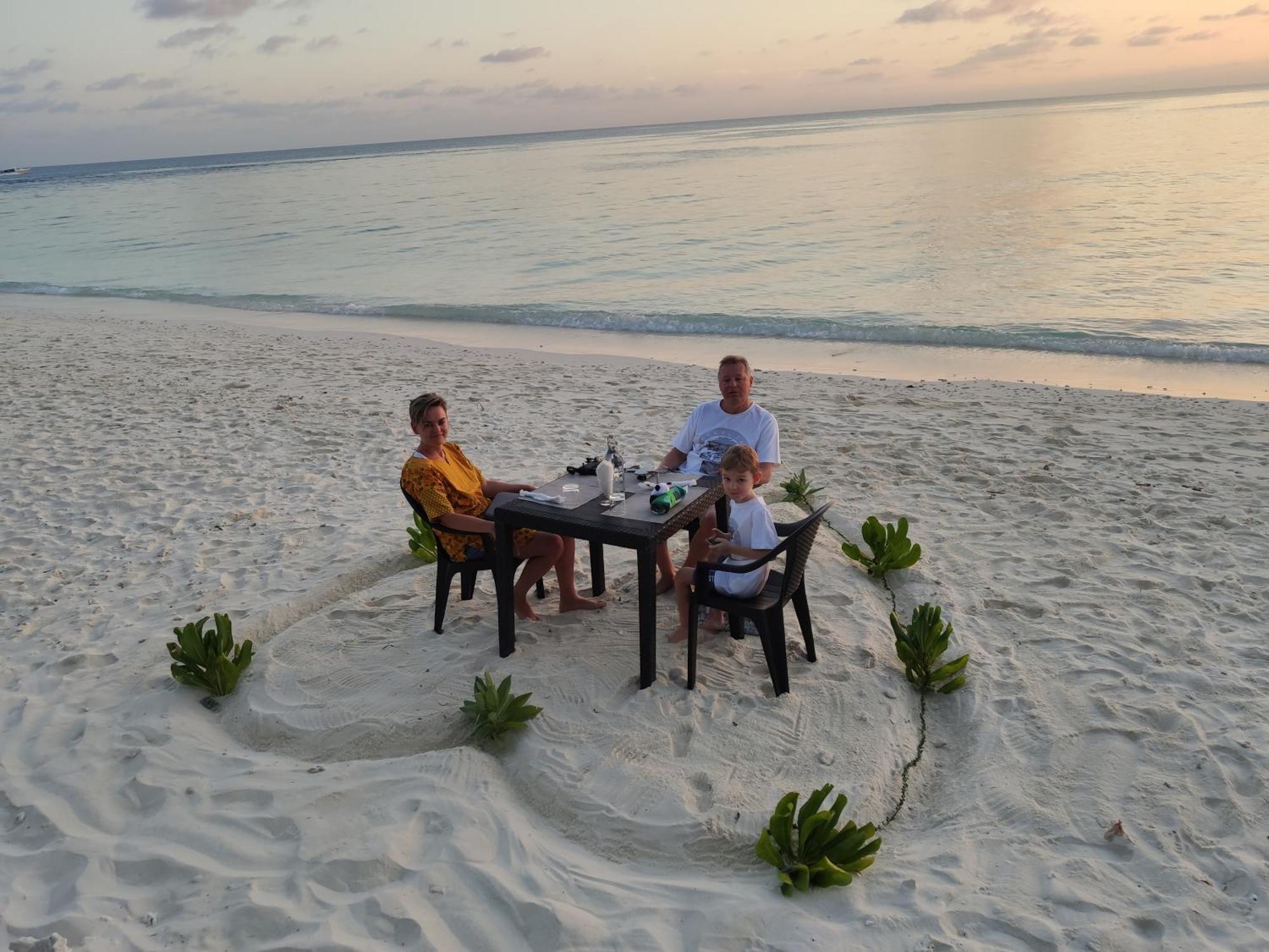 Ukulhas Villa Beach Hotel Экстерьер фото