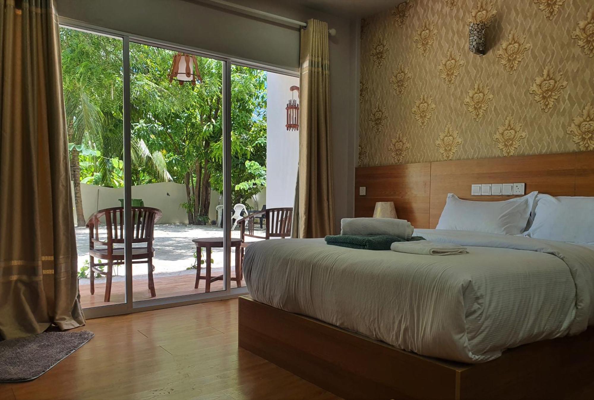 Ukulhas Villa Beach Hotel Экстерьер фото